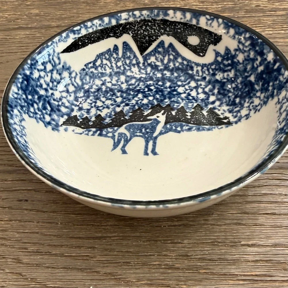 Folk Craft Wolf by Tienshan Blue White Spongeware ~6.25 Inch Bowl Rustic‎
